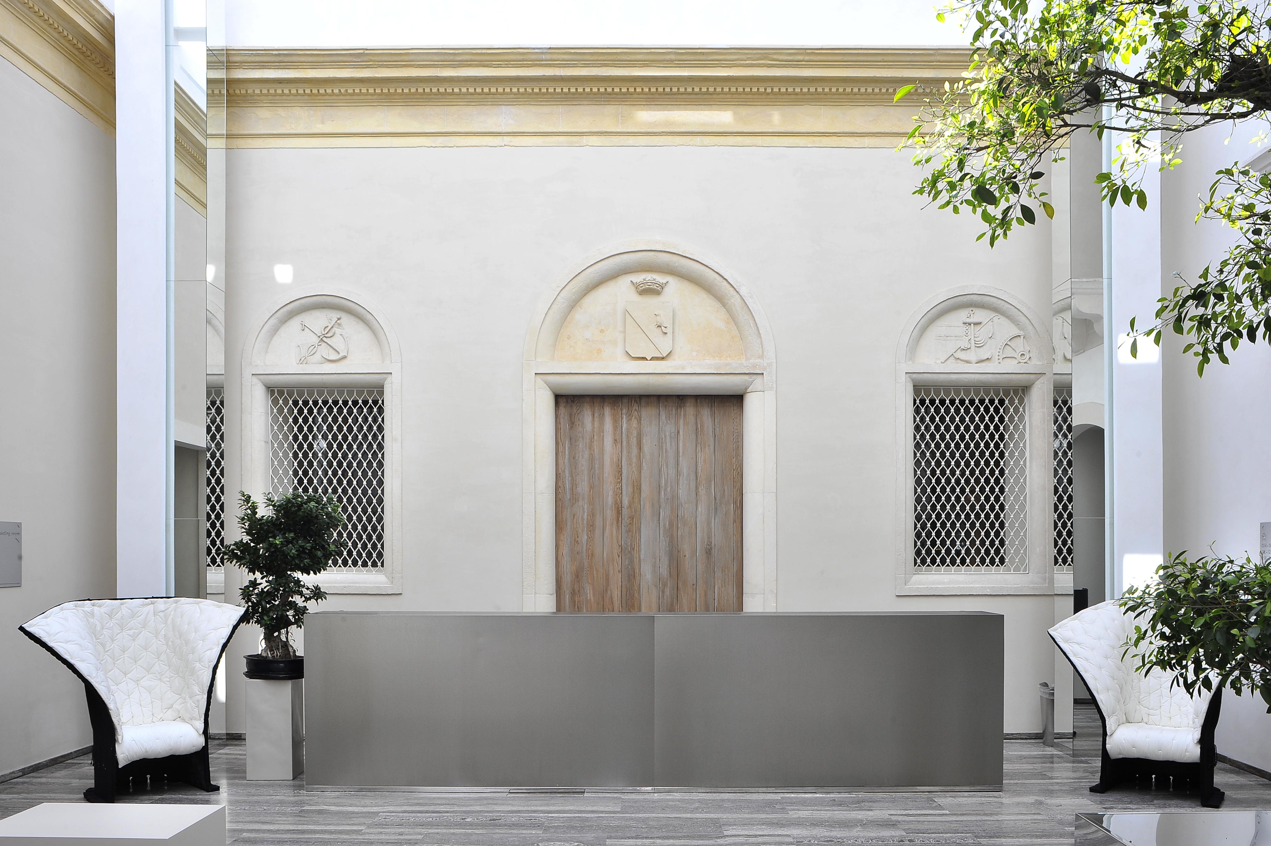 House Hotel 4*
